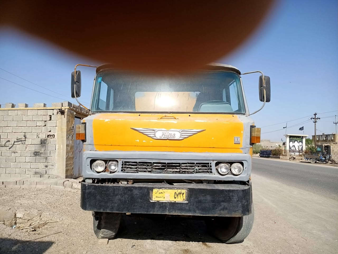 السلام عليكم من رخصة الادمن هينو مديل٨٢  واسط باسمي رقم انكليزي سنويه ٢٠٣٠ جديده السياره دنكر حوضيه المحرك بيه بخار قليل والباور ستيرن ثكيل شاصي امبطن السياره على وضعها جاهزه للعمل السعر ٥٥٠٠  خمسه مليون ونص  بيها مجال حك الجيه السكن واسط الكوت  ***********

