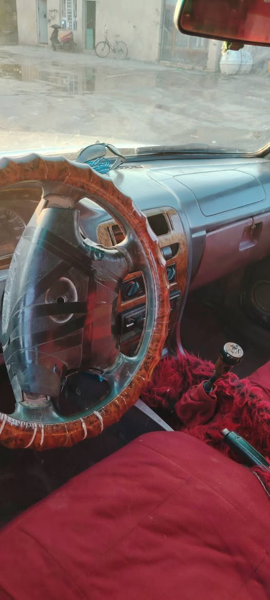 سياره دير 2009 مني فيس مكفوله من الخياس ولكص محرك وكير وكسن مكفولات كهربايات  شقاله سعر 22 ورقه وبيه مجال المكان الناصريه قضاء دوايه ***********
