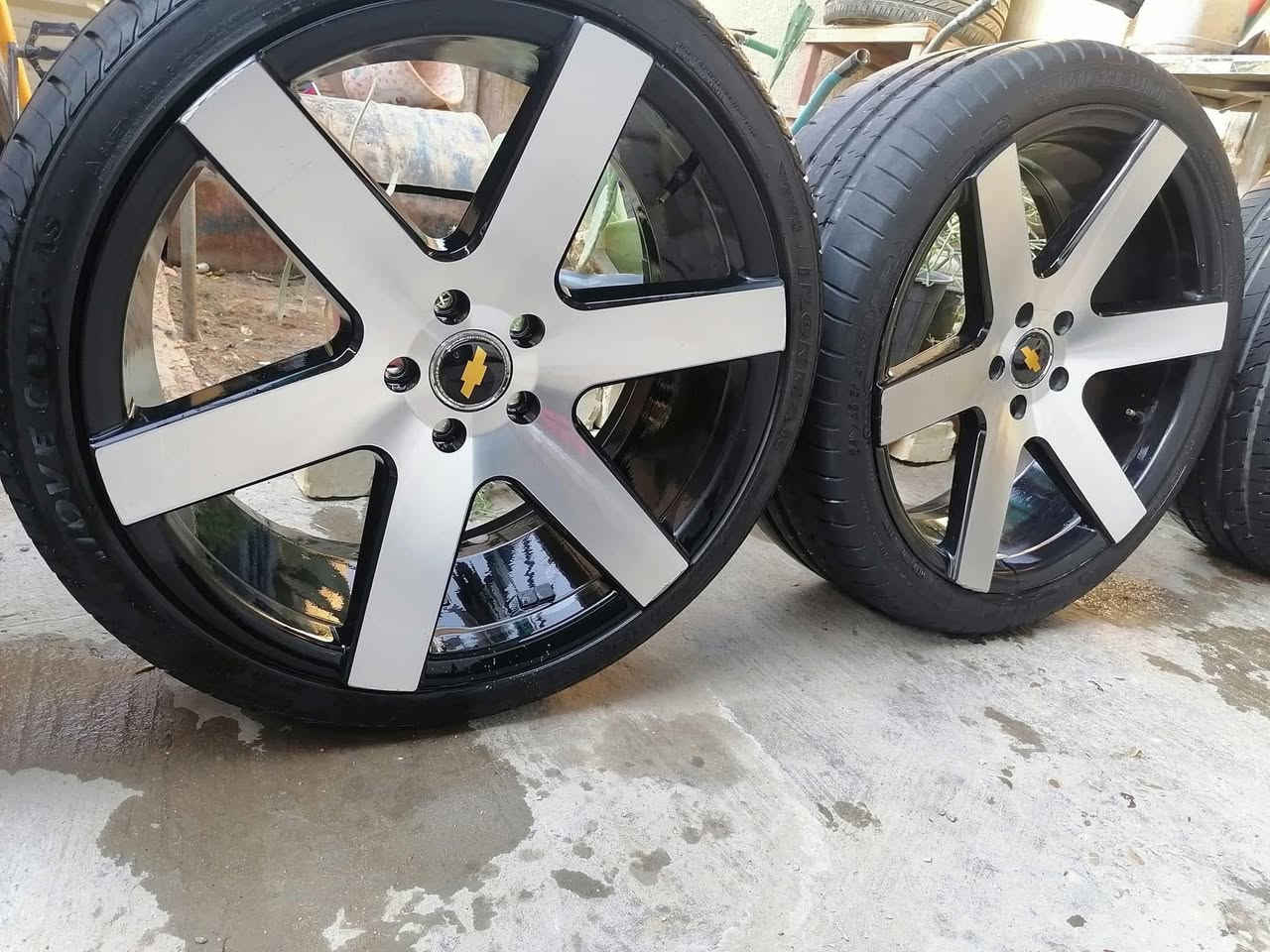 ويل 20 تو سايز للبيع ماركة سترادة  دبل ولف عليه طبقة حماية تريد بس الوي تريد كامل مع التايرات مشلن وايرون مان اصليات 
السعرة 625 الف


**إذا كنت صاحب هذا الإعلان وتريد حذفه لأي سبب، رجاءا أرسل رسالة إلى الدعم الفني**