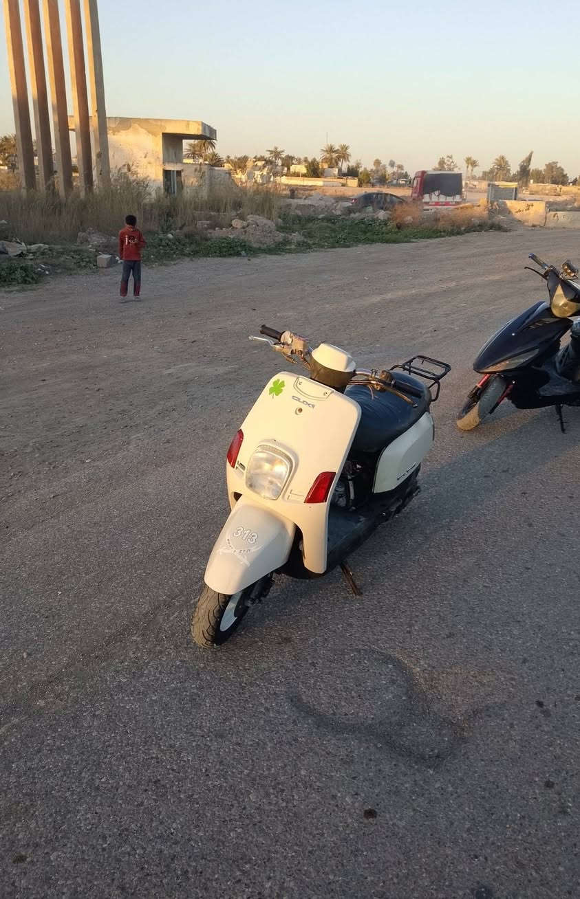 ماكس بوليس 49 
محرك مكفول من كلشي ممفتوح مثل ما موضح بل صور 

ختم واحد المحرك والشاصي والسودات فقط الكفر ختمه يختلف مبدل مال تفصيخ
كهربائيات كله شغاله 
بريك امامي خلفي 
دراجه يرادله ترتيب 
باتريه شويه ضعيف بس كلشي يشتغل 
مكاني ديالى بعقوبه 

سعر : 550 وبيها مجال


**إذا كنت صاحب هذا الإعلان وتريد حذفه لأي سبب، رجاءا أرسل رسالة إلى الدعم الفني**