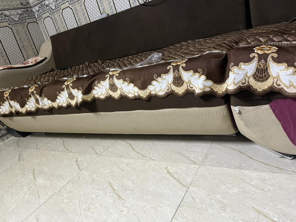 سلام وعليكم عيوني قنفات ٤ قطع للبيع جديدات الله شاهد استخدام قليل بس محتاج واريد أبيعهن لو مامحتاج مابيعهن سعرهن ١٠٠ قفل رقمي ***********
