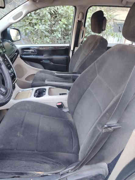 السلام عليكم من رخصة الادمن دوج كرفان موديل 13 المواصفات تبريد ثلاث قطع كشنات بلع بيبان جنطة الجام كهرباء شاشة كامرة تشغيل عن بعد باقي المواصفات معروفة حادثهة جاملغ امامي عكس جهة السائق وشوية من البنيد مصبوغات السعر 140 اي استفسار *********** تحياتي العنوان بغداد الشعلة
