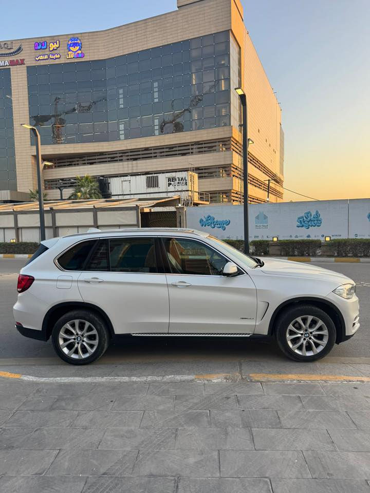 السلام عليكم
سيارة BMW X5 موديل 2016 وكالة العروش.

خالية من أي مشاكل وجميع الصيانة والتصليح في الشركة حصرا.

السيارة بدون صبغ, فقط دعاميات 7 راكب   مفاتيح عدد2بدون ضرر والسيارة مغلفة كلها PPF طافي ظمان 10 سنوات.

رقم أربيل الحديث وجاهزة للتحويل بأسم المشتري.

مكان السيارة في بغداد \ العرصات 

السعر: 27,000 دولار

رقم التواصل: ***********
#ملاحظة
اخوان اني مكلف بالنشر .
مع تحياتي للجميع
