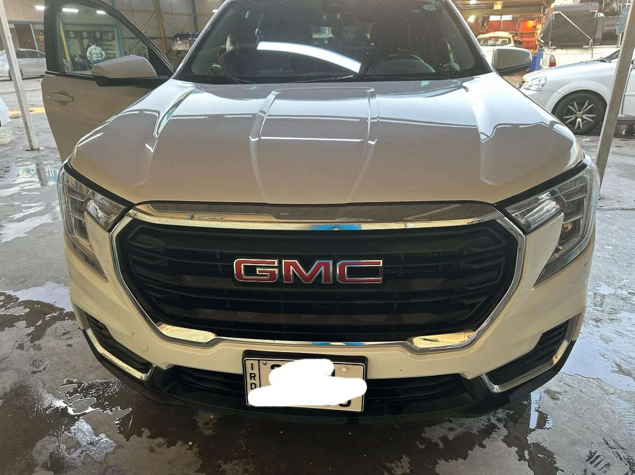 بسم الله ما شاء الله توكلنا على بركة الله
______________________________________
#اعلان_بيع_سيارة

🔷السيارة : جي ام سي تيران SLE
🔷سنة الصنع 2022
🔷اللوحة : اربيل
🔶السعر : 185 ورقة
🔷الضرر : تبديل وصبغ قبق الجنطة فقط. (صور الضرر مرفقة بالاعلان)
🔷ضرر الايرباك : بدون ضرر.
🔷رقم الشاصي : 3GKALMEV2NL116922
______________________________________
🔷المواصفات:
🔹حجم المحرك 4 سلندر 1.5L توربو 
🔹عداد المسافة 63 الف ميل 
🔹رادار امامي
🔹تنبيه الخروج عن المسار
🔹كرسي السائق كهرباء
🔹تدفئة الكراسي الامامية
🔹ويل كب حجم 17 انج مع اطارات بحالة جيدة
🔹لايتات LED بالكامل
🔹شاشه تحكم بالايعازات
🔹تحكم ستيرن جهتين
🔹بصمة ابواب وتشغيل وتشغيل عن بعد
🔹مع باقي المواصفات الاعتيادية
————————————————————————
☎️ التواصل واتساب *********** 
📍بغداد - مدينة بسماية
#GMC #TERRAIN #تيران
