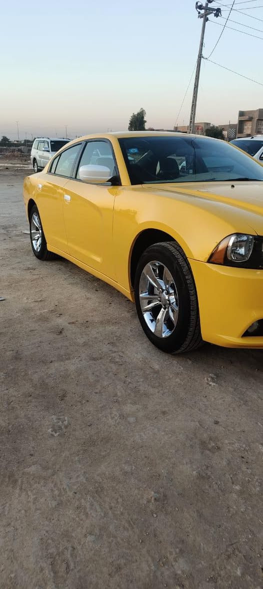 السلام عليكم 
جارجر ١٢ السياره ستوهه معمره تعميره كامله حداديه كير مكينه صبغه جديده غرفه جديده 
السعر ١٤٥ 
***********
