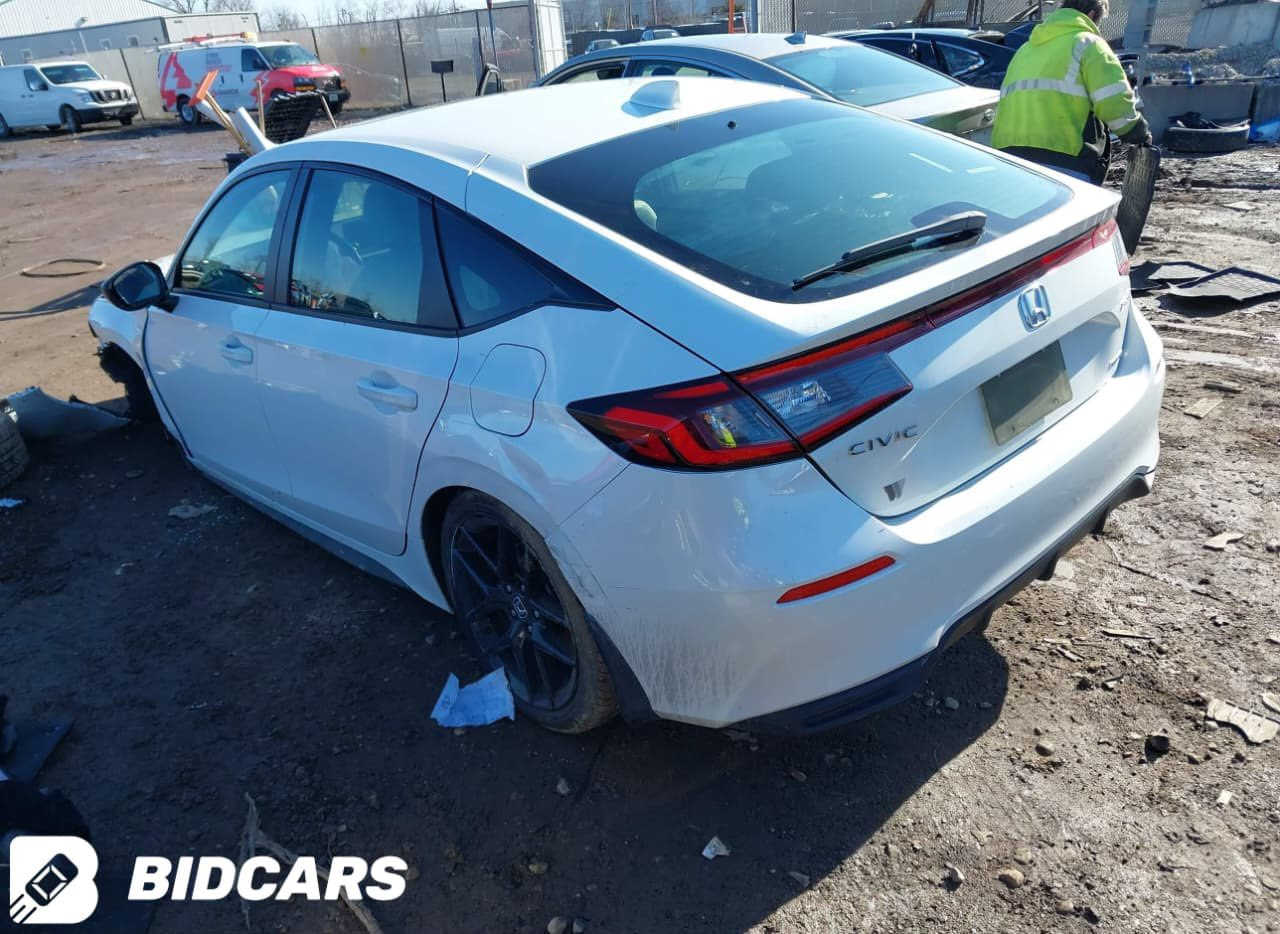 السلام عليكم هوندا سيفيك موديل ٢٠٢٥ هايبرد بدون تبديل بدون صبغ حادثها موضح بالصورمكينة ٢٠٠٠ هايبرد السعر ١٤٣ بيها مجال بسيط مكان السيارة بغداد حي الجهاد 
واتساب *********** 
***********
