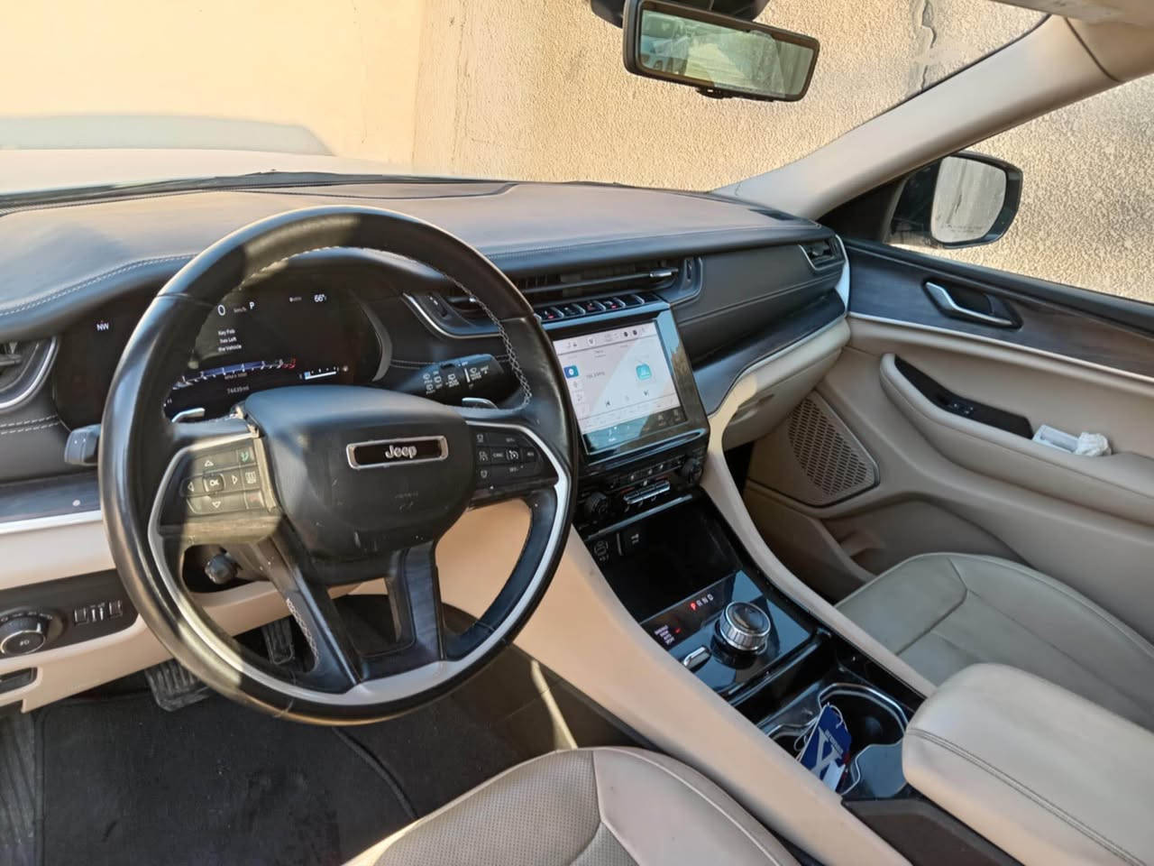 جيب كراند شيروكي لمتد 7 راكب .
الموديل : 2022 . امريكي المحرك : V6.  3.6L . 
العداد : . ( 75 ميل. 

المواصفات :
**خمس كامرات محيطية
* دفع رباعي 4x4 . 
* رادار امامي مع مانع تصادم . 
* تحذير الخروج عن المسار . 
* تحذير النقطة عمياء ⚠ .
* ويل قياس 20 انج .
* سقف بانوراما . 
* شاشه كبيرة 10.1 انج . 
*خمس كامرات من كل اتجاهات
* نظام الخرائط (GPS) .
* كاميرا داخلية . 
* كاميرا خلفية . 
* المصابيح الأمامية زنون .
* كشافات الضباب زنون .     
* تشغيل عن بعد .
* صندوق كهربائي .
* مقصورة الركاب من الجلد الفاخر .
* حفظ وضعيات الجلوس (ميموري) . 
* المقاعد الأمامية كهربائية .
* المقاعد الأمامية تبريد وتدفئة .
* المقاعد الخلفية تدفئة .
* سستم صوت Alpine . 
* انارة داخلية LED . 
* حساسات خلفية . 
* 7 راكب vip
* مكيف خلفي مع وحدة تحكم منفصلة . 
* تدفئة ستيرن . 
* مانع تصادم خلفي .
وامامي
* بلوتوث تلفون . 
* محدد سرعة . 
* نظام التشغيل والاطفاء الاوتوماتيكي .
* ⁠سياره مكفوله كفاله عامه 
عد باب خلفي مبدل وبارد كد  شب بلجملغ خلفي
رقم الهاتف  ***********
مكاني بغداد الطالبية الشراي يتصل بغداد, العراق
