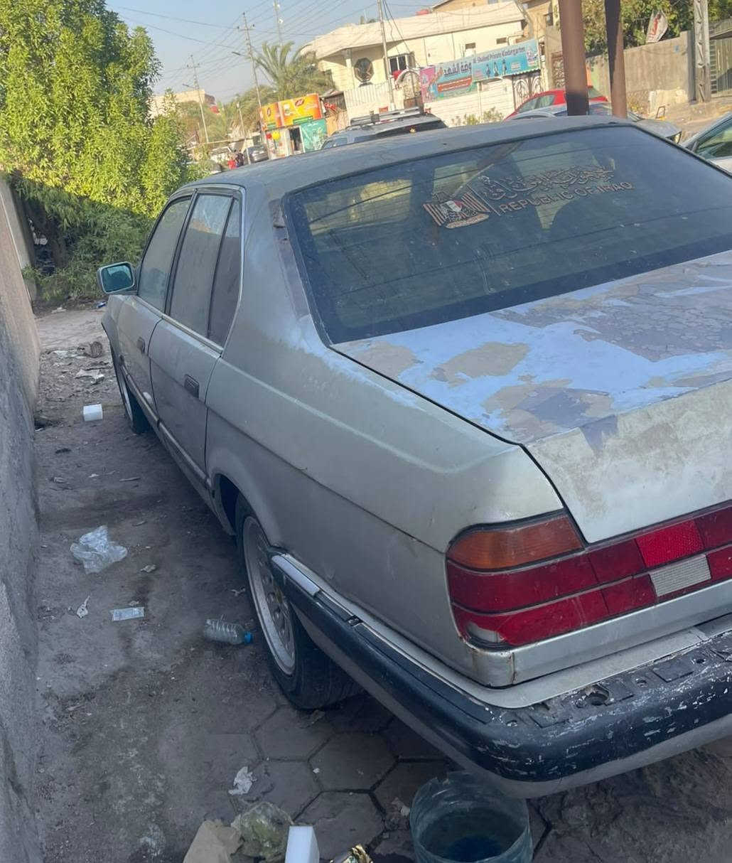 للبيع بيك ام 735 مديل 91 بلاديه كير ومحرك بلاد بديه بلادي مابيه ضربه أو حادث فقط جراد غرفته نضيفه سياره حلوه تبريد شغال ويه السويج رقم بغداد انكليزي سنويه مجدده تحويل ثاني يوم مكانه البصره السعر 32 ورقه وبيه مجال الشراي يتصل *********** .
