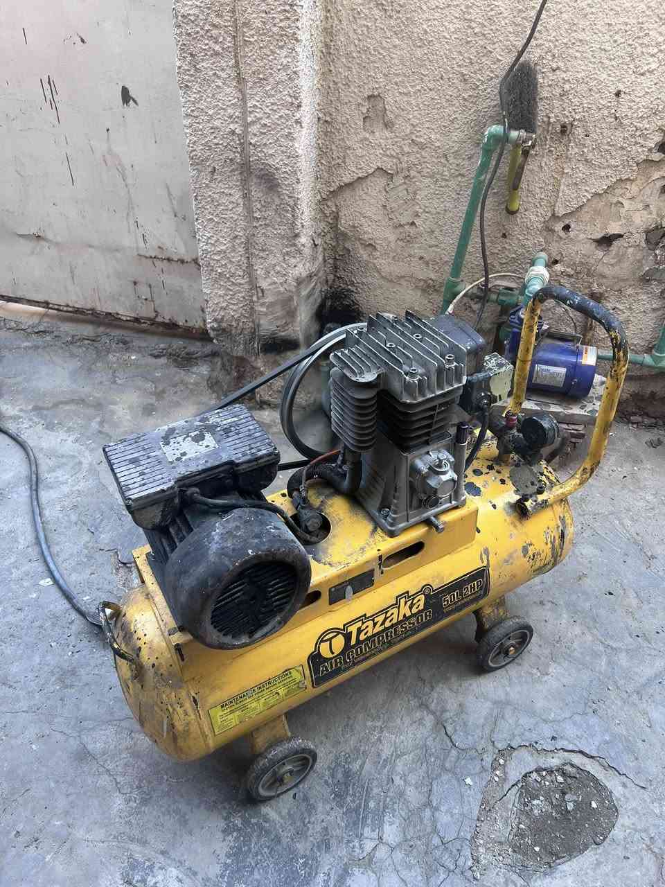كمبريسر صبغ كامل ومولد٥ كيفي شغالات للبيع اللستفسار ***********
