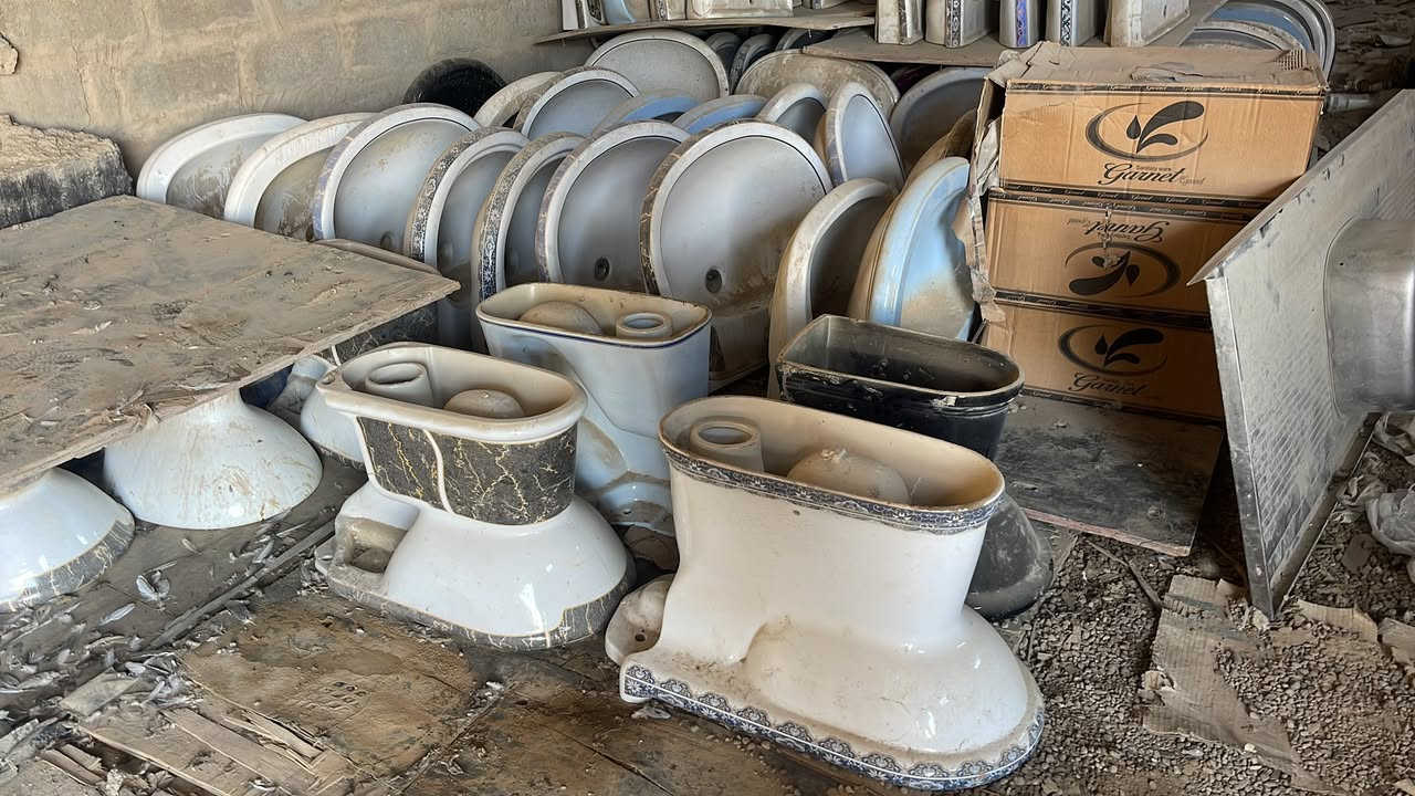 تصفية مخزن
مغاسل وغربي للبيع  
والشطافه مع البيعه  مجاناً
ابيع شلع مابيع مفرد  
المكان بغداد الغزالية 
للاستفسار الاتصال عل الرقم ***********
