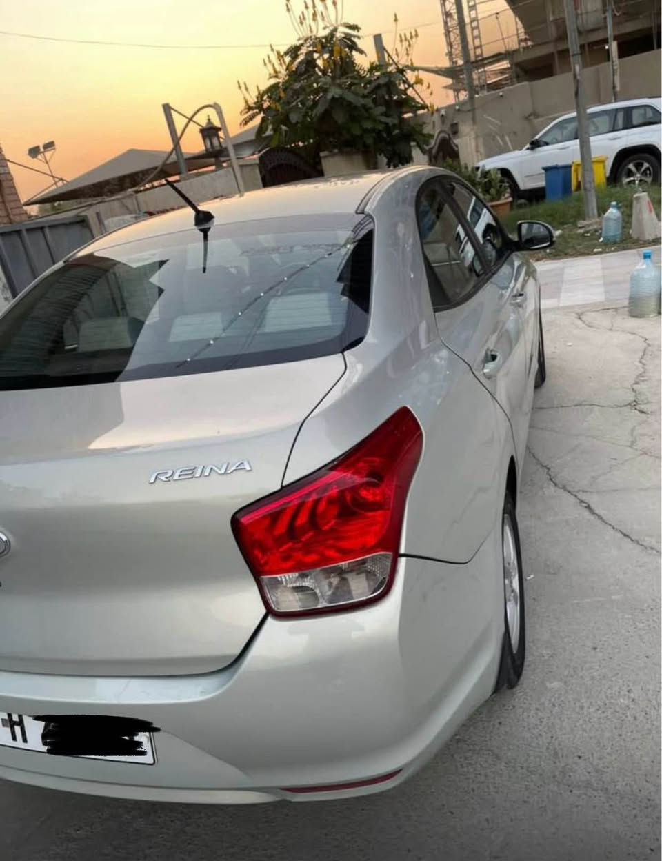 هونداي فيرنا سياره جديده موديل ٢٠٢٠ رقم بغداد استخدام منزلي فول سلايد تحكمات ستيرن شاشه كامره السياره خليجيه استلام شركه مابيها نواقص جاهزه وبيها صبغ جاملغ وبنيد ضربه بسيطه بدون دواخل ماشيه ٧٠ الف كيلو والسعر ٩٦ ورقه وبي مجال للطيبين للاستفسار *********** بغداد, العراق
