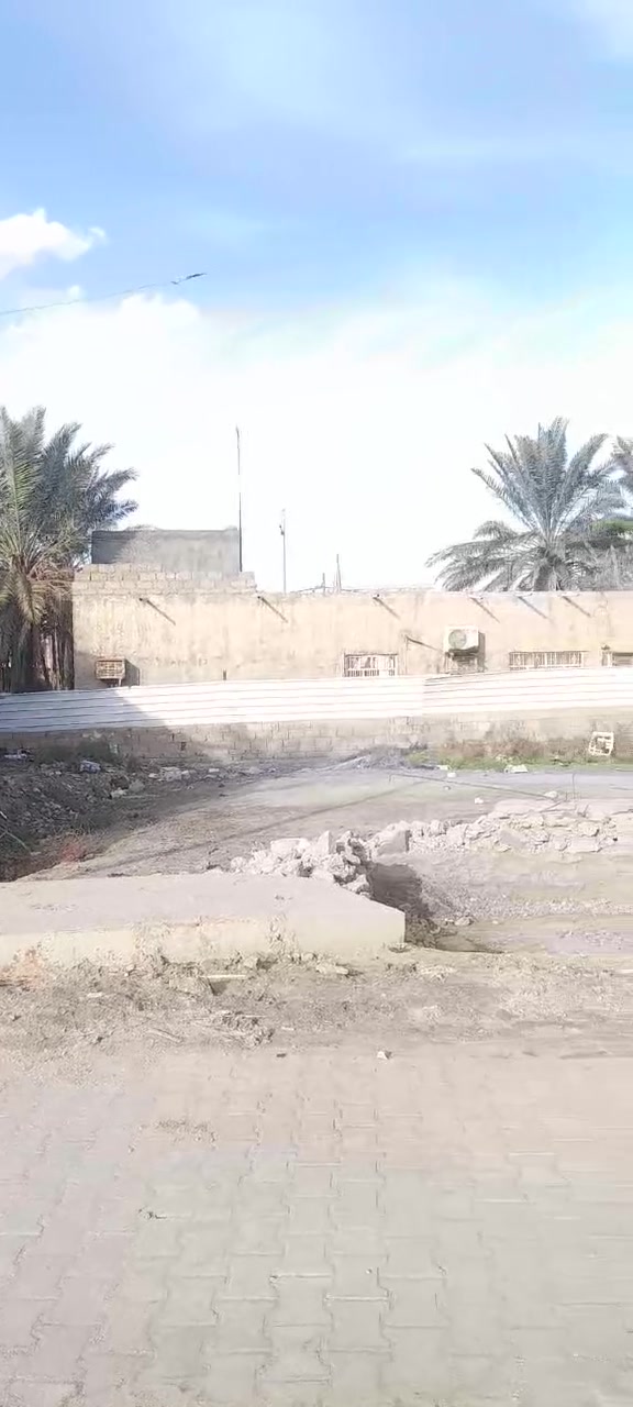 ارض للبيع الهوير الصغير مدفونه ومحدوله كامله شارعهه مقرنص عرضه سبع امتار كل الخدمات بيهه  مساحه الارض ٣٥٠ متر زراعي للاستفسار اتصل او واتساب ***********
