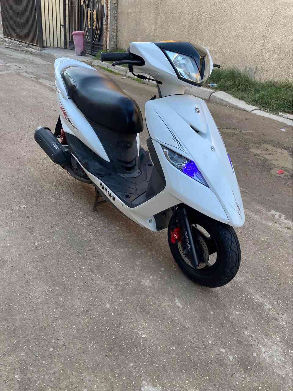 سلام عليكم للبيع دراجه ماكس ثعلب دراجه رمبه مكفوله كفاله عامه صارلهة  (5) ايام من نازله رمبه دراجه جاهزه اوراق كامله دراجه سعرهة (مليون ) وبيهة مجال بسيط جدا شراي يتصل على رقم الهاتف (***********)مكاني بغداد الغزالية بغداد, العراق
