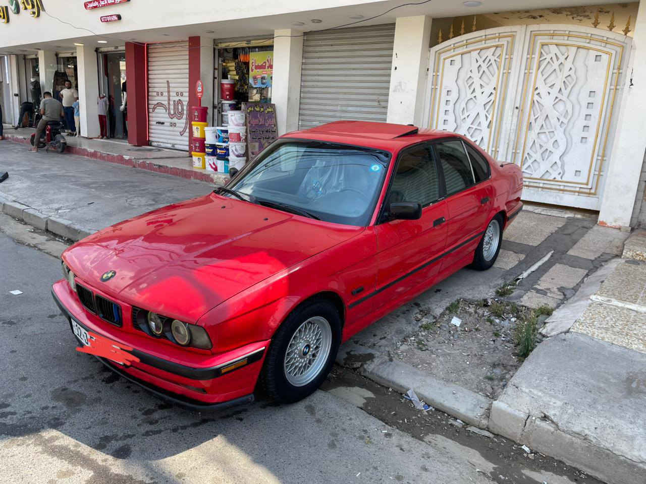السلام عليكم 
BMW520 
اصل 
محركه 528 صقر دبل فاينوس
كير توماتيك 
تبريد تدفئه
بلا صبغ بيها تلقيطات مكانين
كهربائية كلها شغاله
رقم نينوى الهزه البارحه سويته
شرط تحويل 
كابون بانزين ماستر بيها
السياره متعوب عليها كلش ونضيفه مو ملزكه
مسجل وطخم سماعات جديد ومضخم صوت 
قف مركزي +من تقفلها الجامات والسلايت ينسدون
***********
بي وتس 
سعرها اتصل ع رقم
