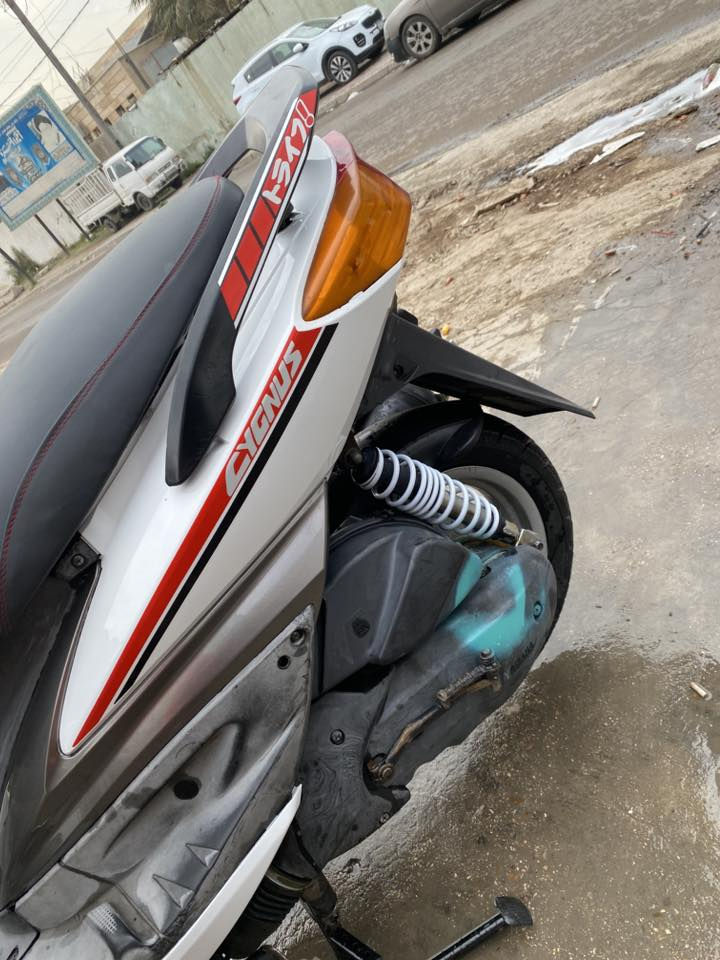 دراجهً سكنز فحل ياباني
دراجهً بل كارتون 
تايرات جدد 
دبلات جدد 
كهربائيات شغاله 
نكرهًً بكل وكتً
لا دخان ولا طركعه 
ولا طسهًً ولا خرخشه 
نصبه. كارتون 
رقم ***********
عنواني شعله
