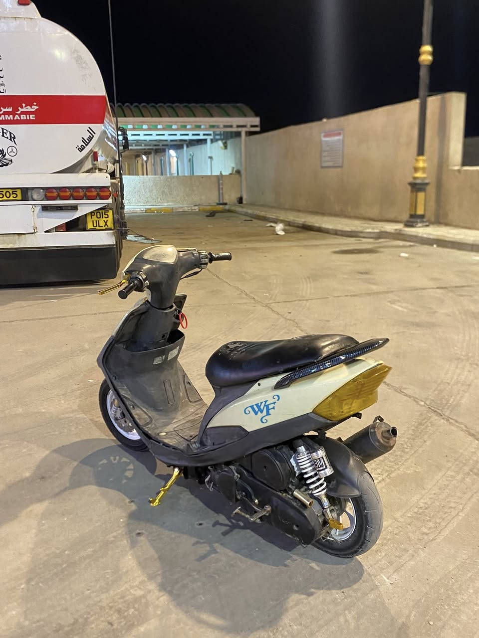 السلام عليكم ماكس عدله للبيع
دراجه كامله عوزها باتري فقط كلشي شغال بيها 
شلعه معدل خير من الله دراجه
نصبتها تسولف 
مكينه مفتوحه ناعمه  
بيها تزويد يدات بيدك وفج وصينيه ووياله مشيف وستان صفح وقطره وصالنصه وسبايدر كابون فايبر وكفرات لون مميز ماكو عدله هيج لون حته بسوق بلي ما تلكه نفسها هيج لون وصدر امامي قزم ودبل خلفي قزم ولقط صوندات وصوندات مبخره وشوته تزويد 
سعر 750 مكاني ميسان نهاوند
رقمي ***********
