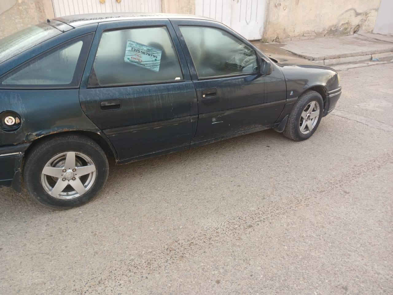 للبيع فكترا موديل 1994 نفخ حجم 18..جنطة بلا صبغ ..كير ومكينة شرط..رقم الماني سعرها 39 ورقة ..مكان السيارة الموصل الايسر..الشراي يتصل عالرقم ***********
