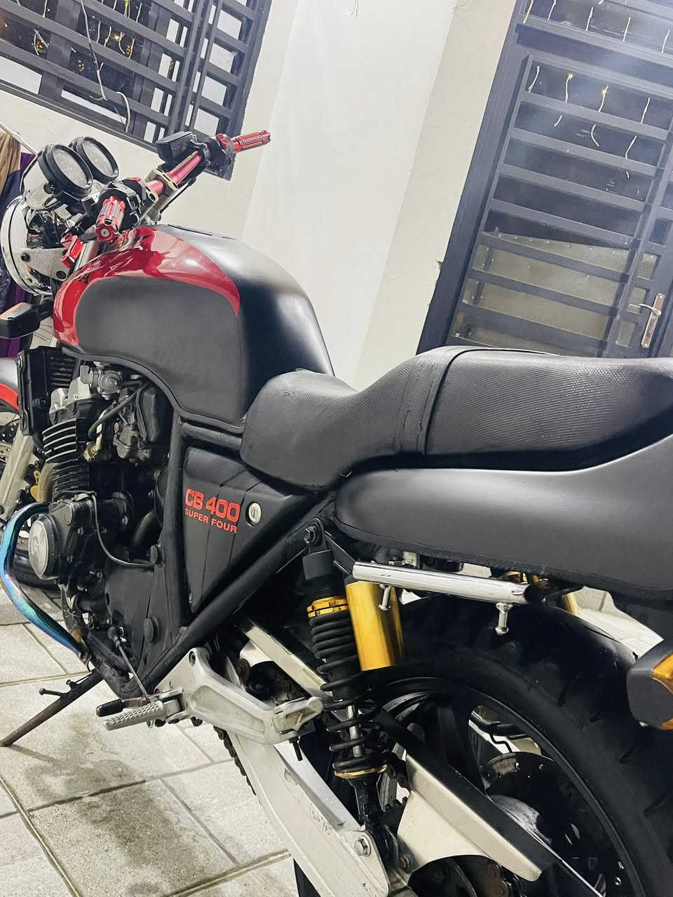 السلام عليكمcb400
الدراجه غلفته bbf لل جماليه فقط محرك كير كهربائيات خير من الله 1/2/3/ بطناش دراجه بيها اوراق كمرك السعر 1500 وبيها مجال بصيط المكان سامراء ***********
