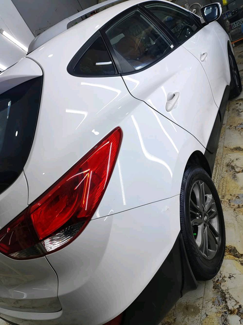 للبيع توكسان 15خليجي أبيض رقم بغداد مشروع وطني تحكم سترين شاشه تاب كامرة دوارة تخم تاير ويل كروم لايت عدسة السيارة جيدة و مامتعوبة استعمال شخصي بيها قطعين صبغ باب السائق و الوراها دحجة خفيفه جدا ورشيتهن بدون معجون السعر 143 وبيها مجال قليل مكانها بابل المركز رقمي ***********