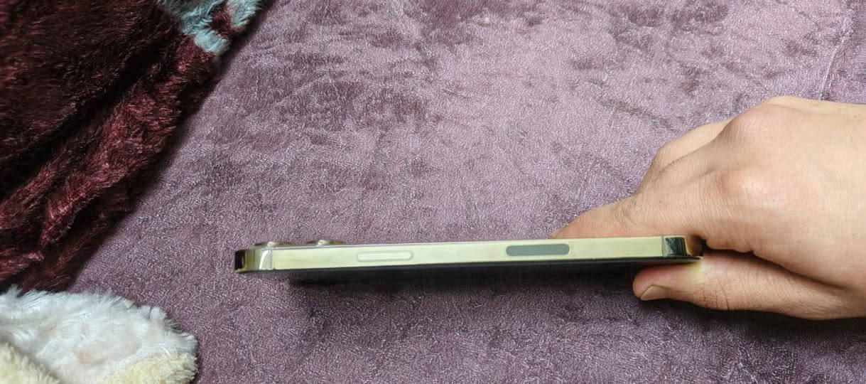 السلام عليكم ايفون 12 برو ماكس مبدل شاشه وبيها فطر بالكلاس
شاشه مال تفصيخ اصليه ٣ خيارات
ذاكرة ٢٥٦ 
بطاريه ٦٣
للبيع او مراوس 
سعره ٢٧٥ 
مكاني بغداد حي النصر


**إذا كنت صاحب هذا الإعلان وتريد حذفه لأي سبب، رجاءا أرسل رسالة إلى الدعم الفني**