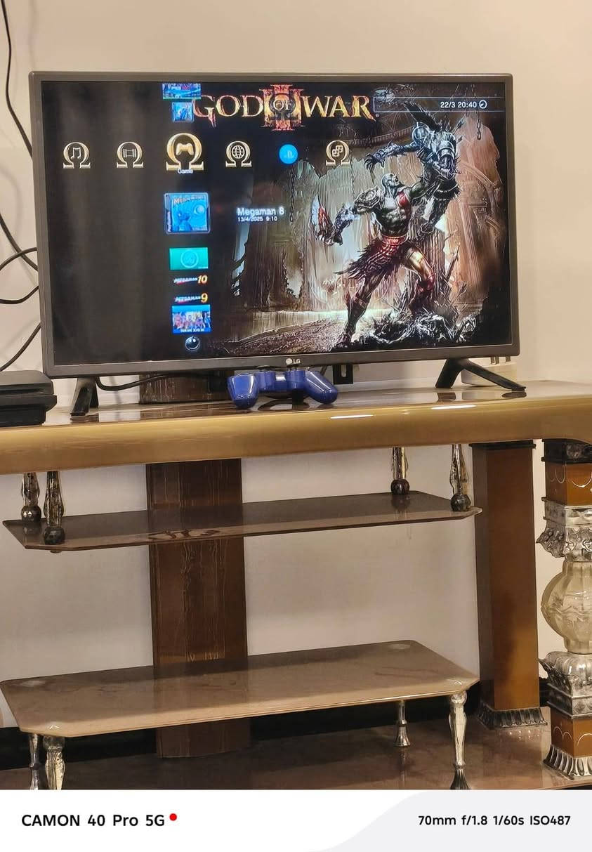 سوني 3 للبيع مستخدم شهر السعر 135 للاتصال: 
***********//***********
