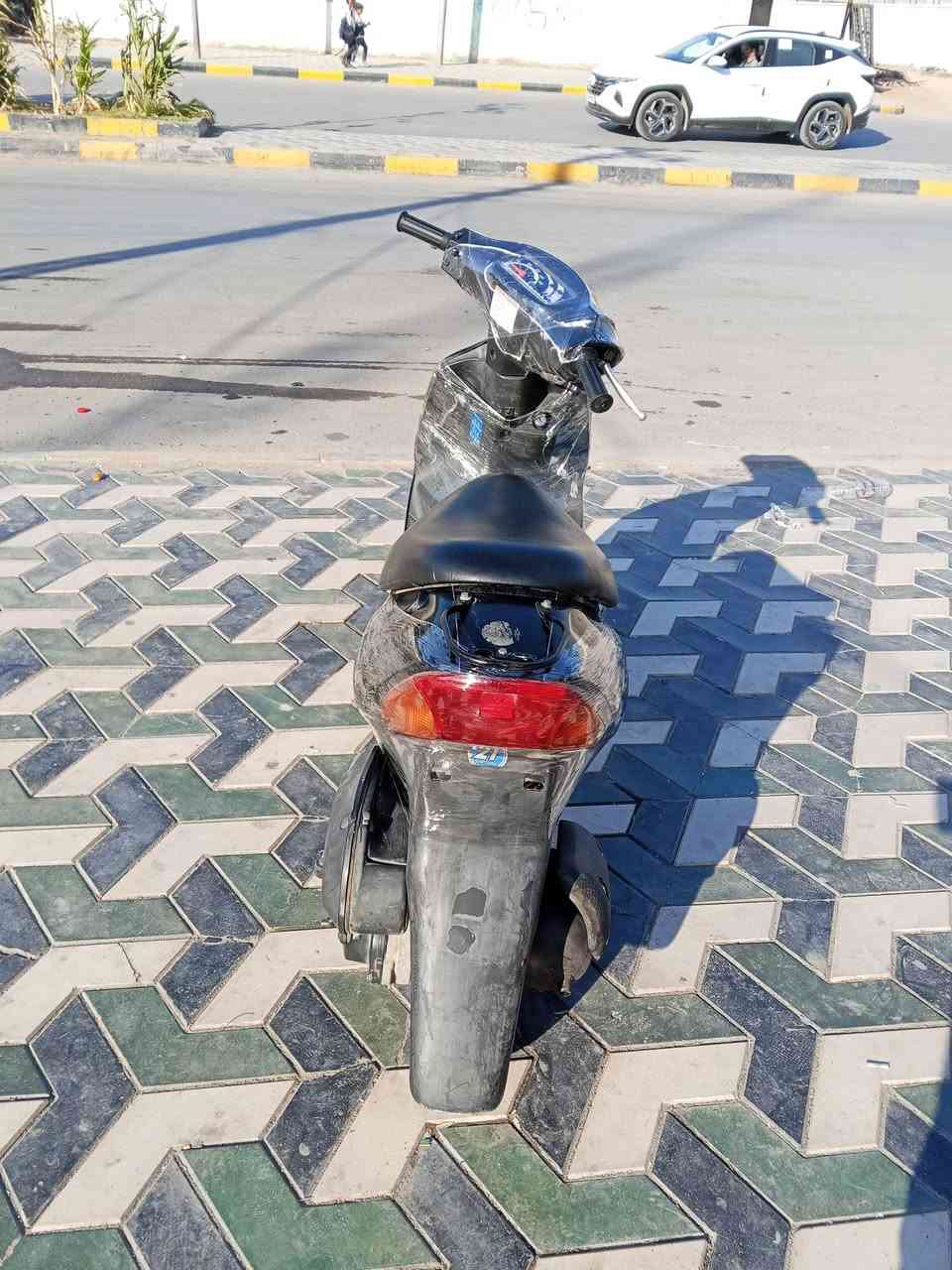 دراجة ساسوكي رياضي للبيع
دراجة جديدة طالعة من الوكيل قبل شهرين 
كلش نضيف .السعر 550وبيهة مجال للشراي 
***********
