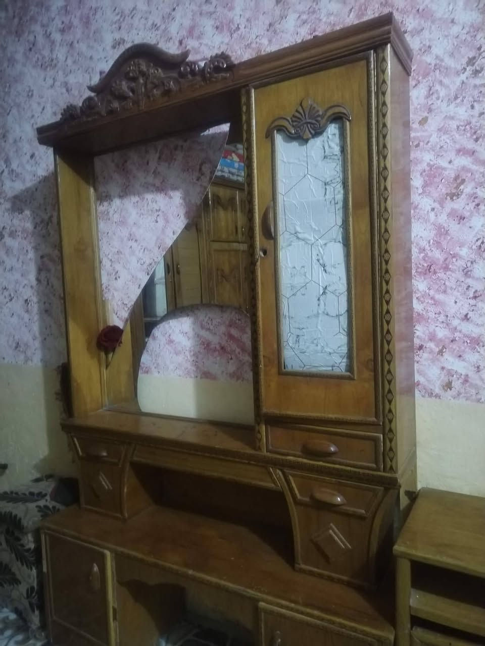 غرفة نوم تسكام اخت الجديده 
السلام عليكم غرفة نوم تسكام اخت الجديده سعره500.


**إذا كنت صاحب هذا الإعلان وتريد حذفه لأي سبب، رجاءا أرسل رسالة إلى الدعم الفني**