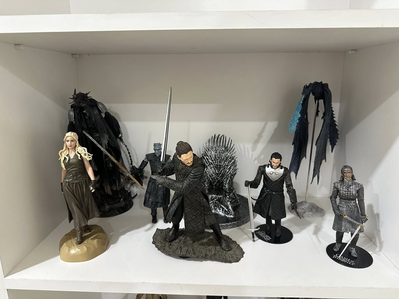 Game of Thrones
المجموعة كاملة مع التوصيل 200 الف دينار


**إذا كنت صاحب هذا الإعلان وتريد حذفه لأي سبب، رجاءا أرسل رسالة إلى الدعم الفني**