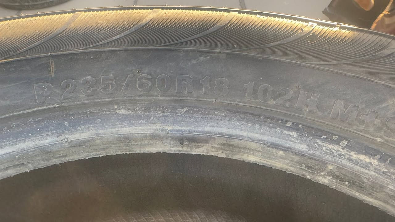 تخم تايرات سنتافي مستخدم حجم 235/60/18  السعر 150 الف مكاني بغداد


**إذا كنت صاحب هذا الإعلان وتريد حذفه لأي سبب، رجاءا أرسل رسالة إلى الدعم الفني**