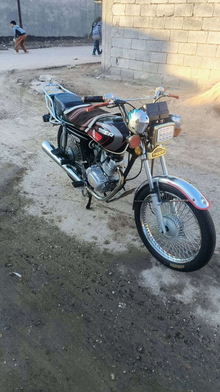 السلام عليكم تايكر واحد وعشرين دراجه كهربائيات شغاله مفتوحه بس والفات ومره وحده غيره ماكو وبيدي فتحته. خير من الله من سرعه فصله لي يعجبك دك ولفات صفر واحد بيه لسعر 450 ولشراي بي خير ودلل جماعت ل 350شوف وطلع اوراق اصولي مكاني حله جبله ***********
