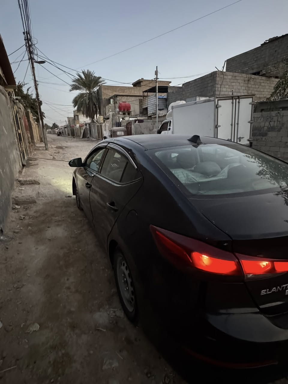 سلام عليكم سياره الانترا موديل 2018 سياره خير من الله محرك 2000 دوش سياره وارد امريكي حادثها جاملغ وبنيد سياره گير عادي سبعه نمر السعر 117 وبيها مجال حق الجيه ***********
