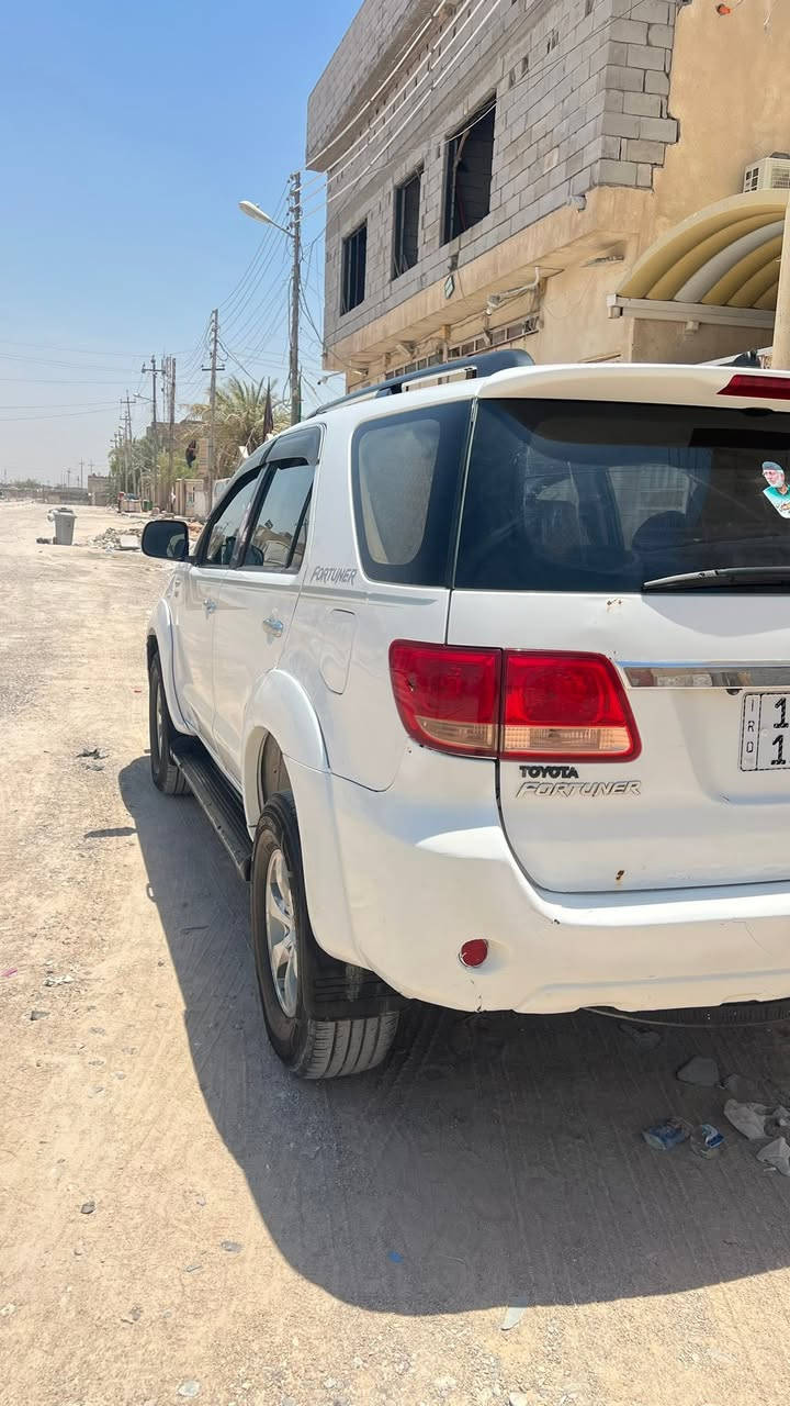 تويوتا فور جنر موديل 2006 السيارة نظيفة و حلوة تبريد حدادية مكينة كير السيارة ب اسمي سنوية جديدةو  رقم جديد 
السعر : 105
العنوان : البصرة الزبير دور الضباط
الهاتف : ***********
