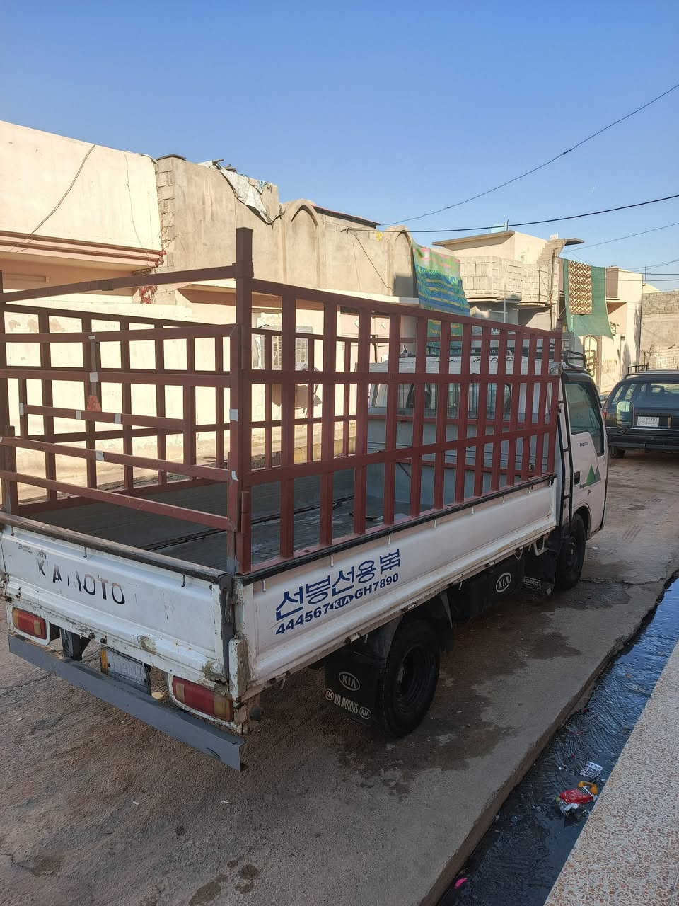 كيا حمل موديل 2000  محرك 3000 رقم نجف سنويا 27 طخم تاير جديد باتري جديد السعر 65 وبيها مجال
الاستفسار أكثر الإتصال على الرقم ***********
