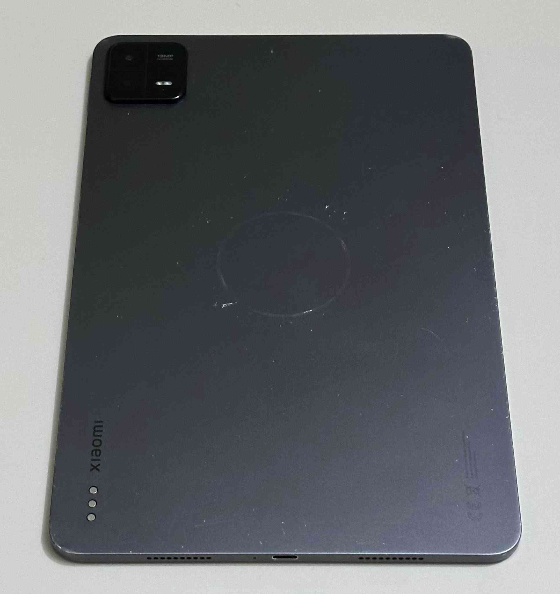 سلام عليكم
شاومي باد 6
Xiaomi Pad 6

ذاكرة التخزين -  256GB
الرام - 8
معدل التحديث - 144 هرتز 
يشغل 120 فريم بالببجي بدون اي تقطيع 

الواتساب -***********
