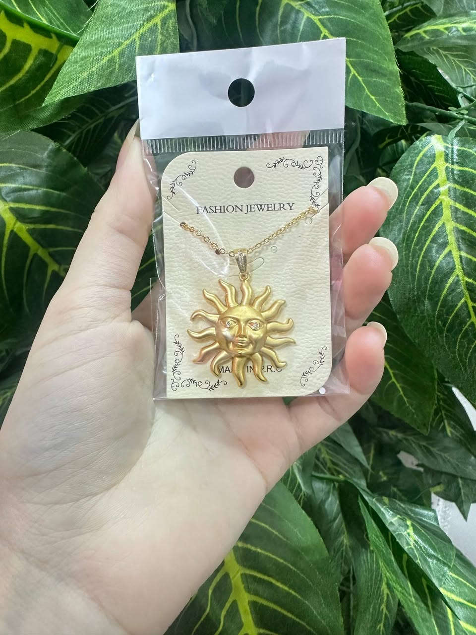 السلام عليكم قلاده ضرف سعر القطعة على الفين دينار
يوجد توصيل داخل سبع البور سعر التوصيل الف
رقم/*********** او خاص
