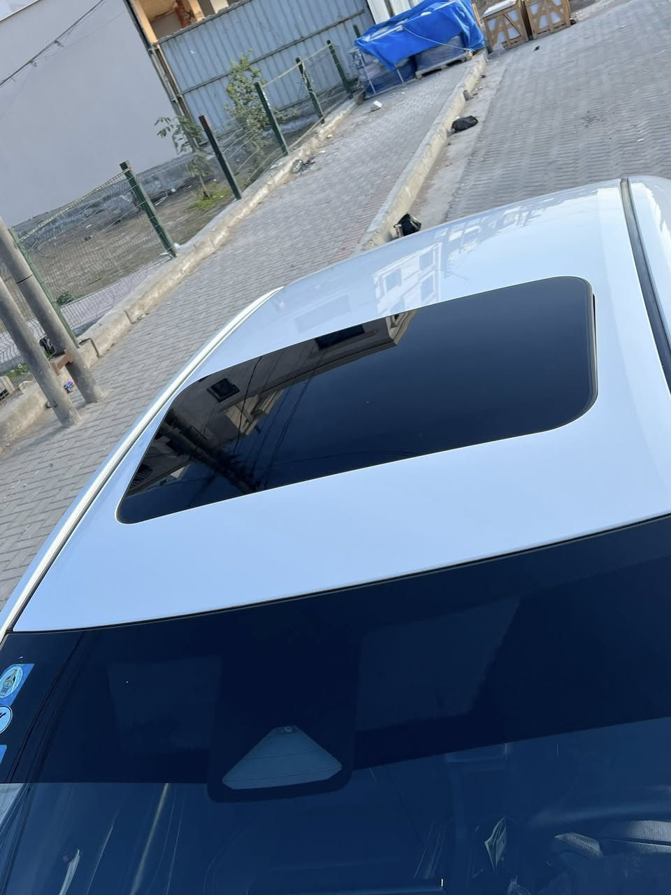 السلام عليكم كورلا 2024 فول مواصفات معروفه داخل اسود ماشيه 20 الف باسمي تحويل ثاني يوم بيها شخط صغير بالباب مثل مموضح والباقي كفاله السياره جديدة بعدها رايدها 155 وبيها مجال بسيط مكاني بغداد حي الجهاد *********** والميعجبة السعر يذكرنه بكلمه طيبة 🩶
