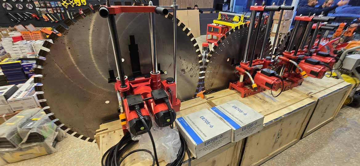 وصول مواد جديدة ذو جودة عالية
جملة و مفرد
شركة مختصة ببيع و تجهيز المحلات والشركات
محلات تبديل زيوت
محلات البنجر
محلات الغسل
كرينات جسرية
رافعات مقصية
رافعات سلة
كاصوصات كهربائية تحكم عن بعد
للطلب والاستفسار يرجی التواصل علی بريد الصفحة او التواصل مع الارقام التالية
***********
***********
اوقات الاتصال 10صباحآ الی 5مساءآ
باقي الاوقات مراسلة الصفحة
العنوان اربيل صناعة شمالية خلف فاملي مول
کاڵای نوێ بەردەستە بەتاك و کۆ
ئامادەین بۆ دابینکردنی هەموو جۆرە ئامێرێکی
فیتەری
ڕوون گۆڕین
پەنچەری
غەسل
کرێن و ڕافیعەی مەخزەنی
بەرزکەرەوەی کارەبایی
ئەشیای کارەبایی
بۆ داواکردن
***********
***********
ناونیشان هەولێر پیشەسازی باکوور پشت فاملی مۆڵ
