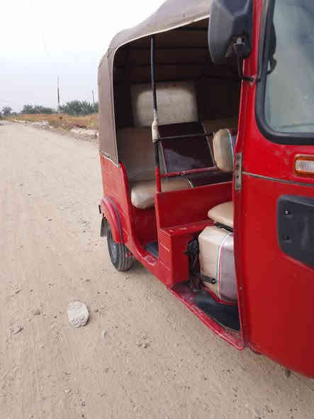 سلام عليكم تكتك للبيع تكتك موديل 18 شهر 11مكفوله من الضربه ولاصبغ ولا معجون  تكتك بلاديه جاهزة خير من الله سعر خمسه وميتين وبيه مجال الطيب  لعنوان بغداد قرب صيطره لصلاح لشعب  رقم الهاتف ***********
