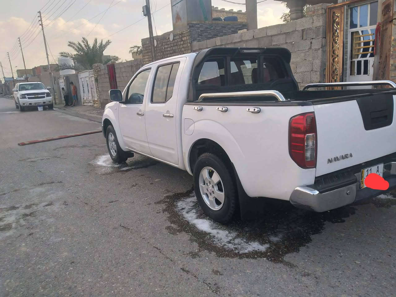 سلام عليكم  بيكم نيسان نيفارة. موديل 2014.مكفولة عدة الي ماشر عليهن شوية بل حمر صبغ  شوية بل بنيد الزرق بارد باب اليمنى  مكاني بغداد رقم بغداد. مكينة بلاد كير اوتماتيك تخم تاير سيارة جديدة وخير من الله. ***********
