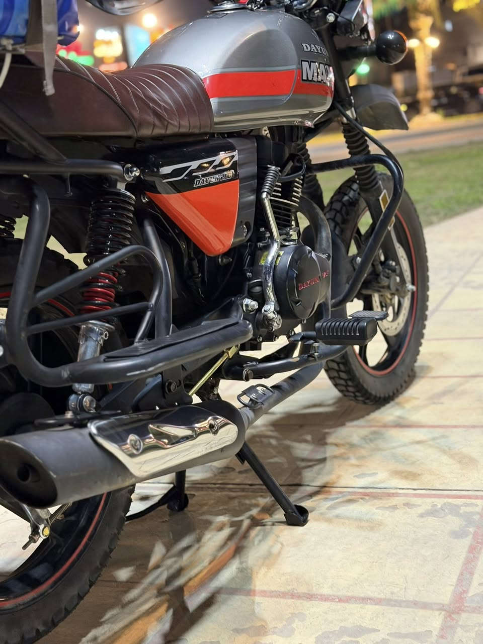 السلام عليكم دراجه دايوان جبلي رقم بغداد بأسمي تحويل ثاني يوم موديل 2023ماشيه17 ألف اي نقص مابيهه دراجه نضيفه قبل 3 اشهر أخذتهه كامله برغي مامفتوح ب محركهه
السعر.   3 مليون بيهه مجال قليل 
مكاني بغداد حي اور 
***********
