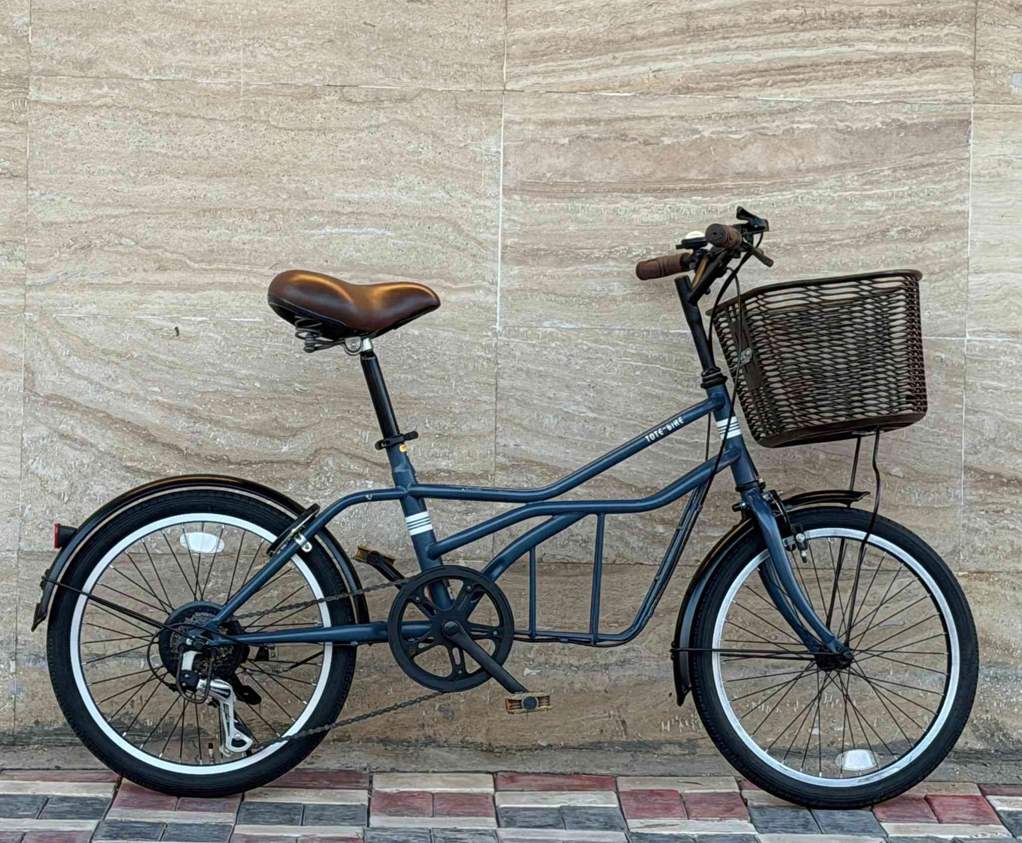 السلام ورحمة الله وبركاته
🚲 دراجة هوائية للبيع
أصلية، بحالة ممتازة، حاوية أصلية غير مستخدمة، شرط الفحص والنظافة والضمان.
🔹 المواصفات:
حجم 20
مناسبة طول حتى 165 سم
 المساحة داخل الفريم مخصصة غالبًا لحمل الحيوانات الأليفة الصغيرة أو الأغراض، مع الحفاظ على توازن الدراجة. 🐶🐱🚲
سلة أمامية أصلية
كشن طبي أصلي
مريحة وعملية للاستخدام اليومي داخل المدينة
📍العنوان: كربلاء - طويريج
🚚 تتوفر خدمة توصيل إلى جميع محافظات العراق
📞 للاستفسار أكثر: *********** (اتصال أو واتساب)
🌹 وفقكم الله ورزقكم الخير.
