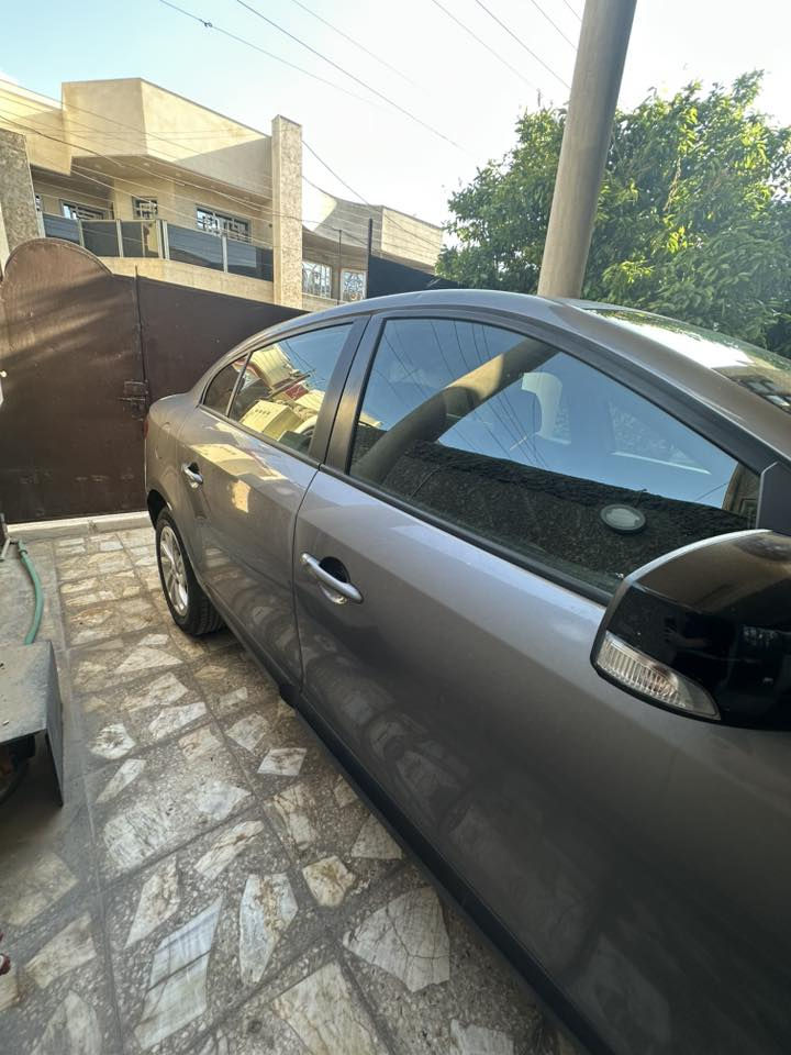 🔥– رينو فلونس 2014 بحالة ممتازة 🔥

إذا تدور سيارة مرتبة، استخدام خفيف، ونظافة حقيقية… اقرة التفاصيل 👇

🚗 رينو فلونس موديل 2014
🔹 ممشى: 93 ألف كم فقط
🔹 الاستخدام: خفيف 

✨ المميزات:
✔️ حدادية جديدة
✔️ تبريد قوي وشغال ومابي اي مشكله
✔️ السيارة نظيفة 
✔️ ما محتاجة أي صرف

🛠 الملاحظات بكل شفافية:
▪️ طخه خفيفة بالبجم (تصلحت ورجعت بلادي )
▪️ جراد صبغ 3 قطع (البنيد + القمارة + الصندوق)

💯 السيارة تركب وتروح وين متريد
🔍 الفحص مفتوح بأي مكان تحبه

💰 السعر: (68$) – بي مجال حك الجيه 

📞 للتواصل
***********
