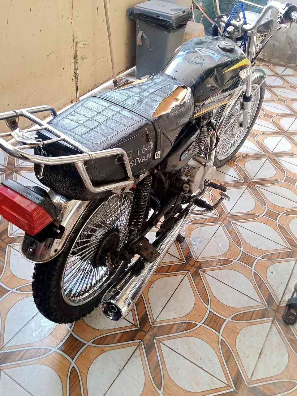 السلام عليكم دراجه تايكر موديل ١٧محرك مامفتوح شعله معدل مكاني بعقوبة التحرير السعر 350 متواجد خاص او تصالل ***********
