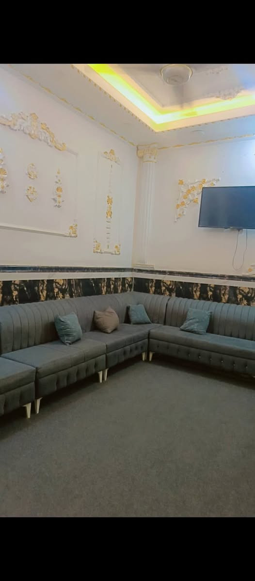 بيت طابق ونص ١٠٠ متر شارع جامعة الكفيل مطلوب لمصرف لاسكان تسديد ٢٣٠ مطلوب ٣٦ البيت فول ابناء جناي للاستفسار الاتصال بالرقم ***********
