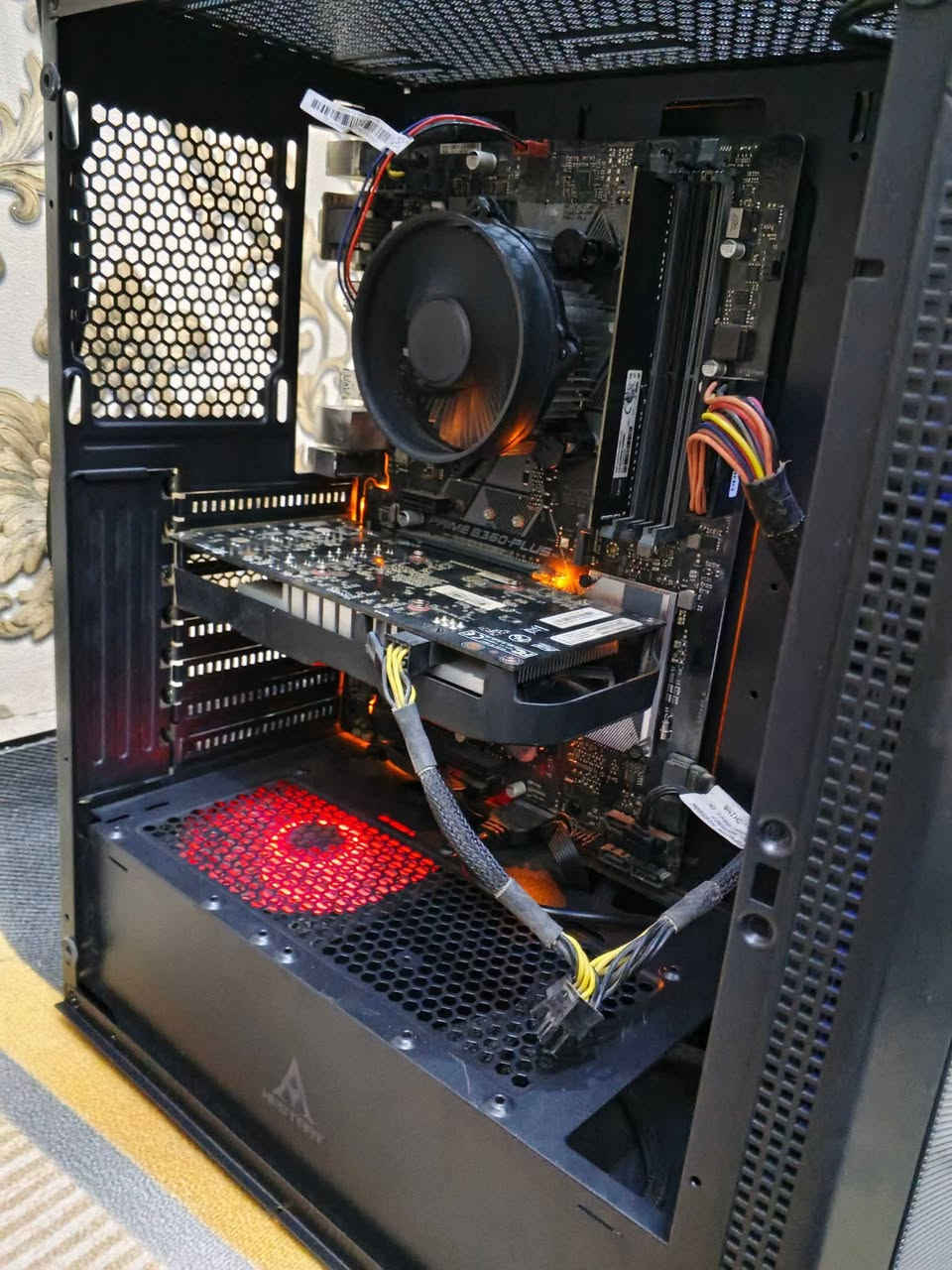 كيس للبيع ب375 الف وبيها مجال وهاي مواصفاته 
Case Full Tower RGB
Motherboard ASUS PRIME B360-PLUS
power supply Thermaltake smart RGB 550W
GPU GTX 1050 TI 4GB
RAM 8GB Lexar/Samsung
CPU intel core i5-8400
SSD 240GB
HDD 500GB


**إذا كنت صاحب هذا الإعلان وتريد حذفه لأي سبب، رجاءا أرسل رسالة إلى الدعم الفني**
