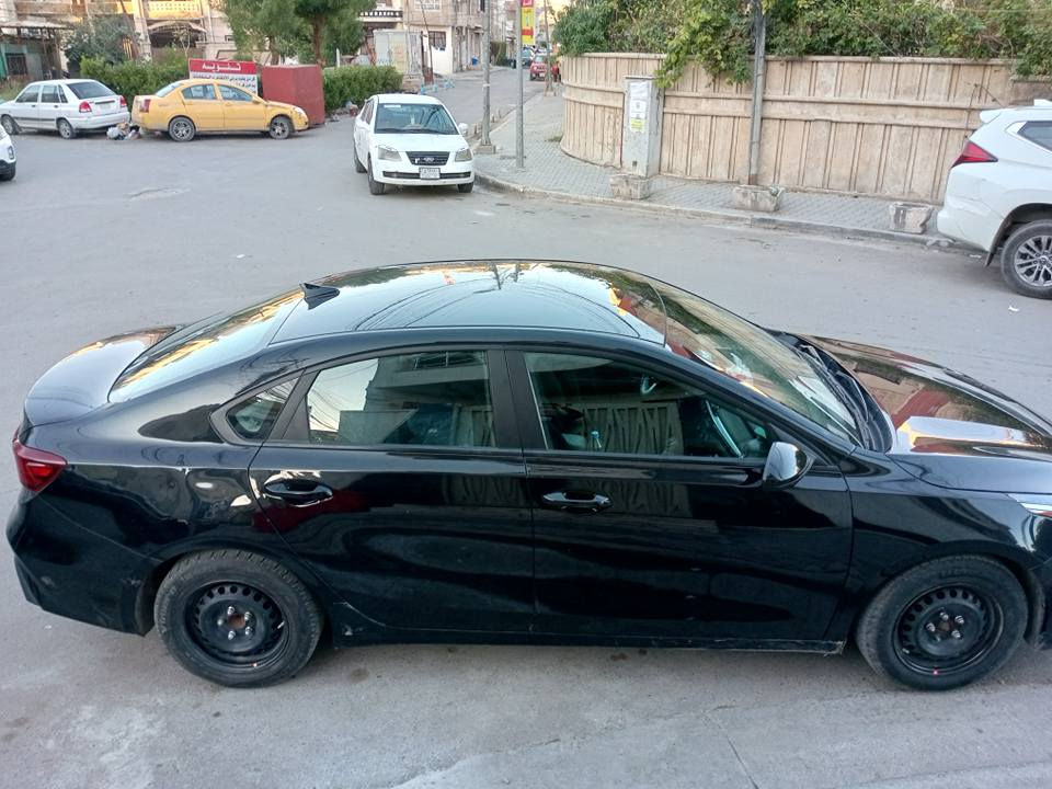 كيا فورتي وارد امريكي محرك 2000 دوش حادثها موضح بالصورة نظيفه جدا مواصفات fe  كامرة خلفيه تحكم ستيرن جهتين  رادار تحديد مسار اضافه للمواصفات الاخرى السعر 139بي مجال بسيط
للاستفسار اكثر الاتصال على *********** بغداد, العراق
