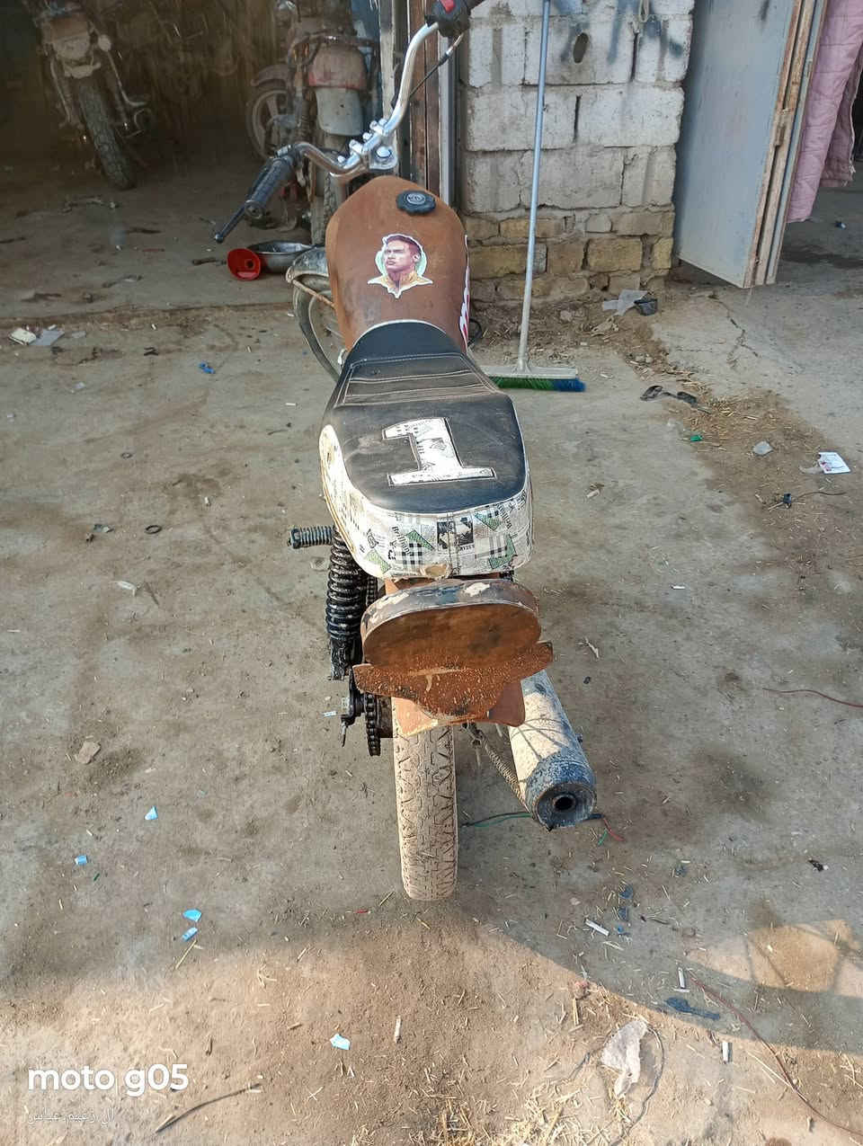 سلام عليكم دراجه اللبيع 
المكينه نامه والشاصي محور عوزه بس قبق ماكنيت المكينه ناعمه. السعر 300 وبيها مجال والشراي بي خير ويدلل التواصل خاص او عله هذا الرقم ***********او ***********
