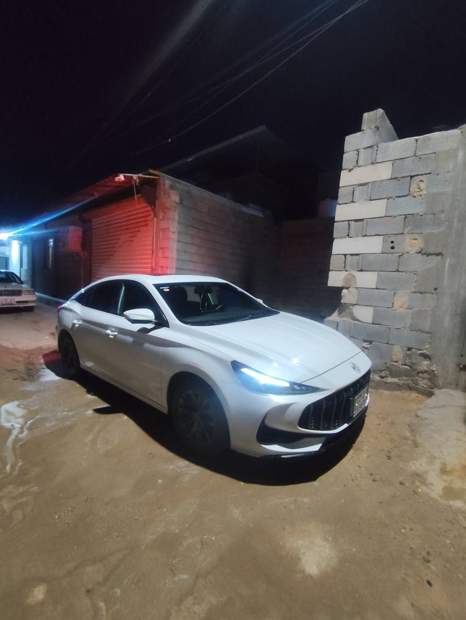 ام جي موديل 2025 فول مواصفات كفالة من الصبغ 
بيه بارد بل المداكر الماميه اقل شبر والباقي كفاله 
اذا اكو مروس بي وايدي اروس عادي سياره 
حلوه واقتصاديه ماشيه 40 لف رقم ربيل بسم شركه
مكان سياره بصره سعره 110 اوبيه مجال شراي يتصل
موجود وتساب رجان الحد يكسر بل سعره 
***********
