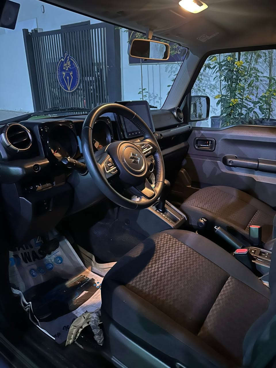 ✨سيارة دفع رباعي ✨ محبوبة البر 💪🏻 والطرق الوعرة
وحش الصحراء والطرق الخارجية 🔥

✨سوزوكي جمني  (Suzuki Jimny) 

موديل 2025  

كفاله عامة ماشيه قليل جدا 

داخل الضمان بحالة الوكالة 

رقم بغداد الانكليزي الجديد تحويل مباشر 

 

لايتات عالي وناصي لدات بلادي 

فول تحكم ستيرن 

4 راكبا 

صعود ونزول منحدرات 

مانع تزحلق 

زراك لايت امامي 

نظام الملاحة

بلوتوث + aux + usb

شاشة كبيرة لمس 

منفذ شحن  USB

. 
واصل ١٨ مليون ونص من سعرهة وباقية مطلوبة لشركة الصادق الجادرية ٢٠ مليون 
اقساطه بالشهر ٧٠٠ الف دينار. 
معرروضة للبيع بسعر جدآ مناسب. 
للاستفسار. ***********
