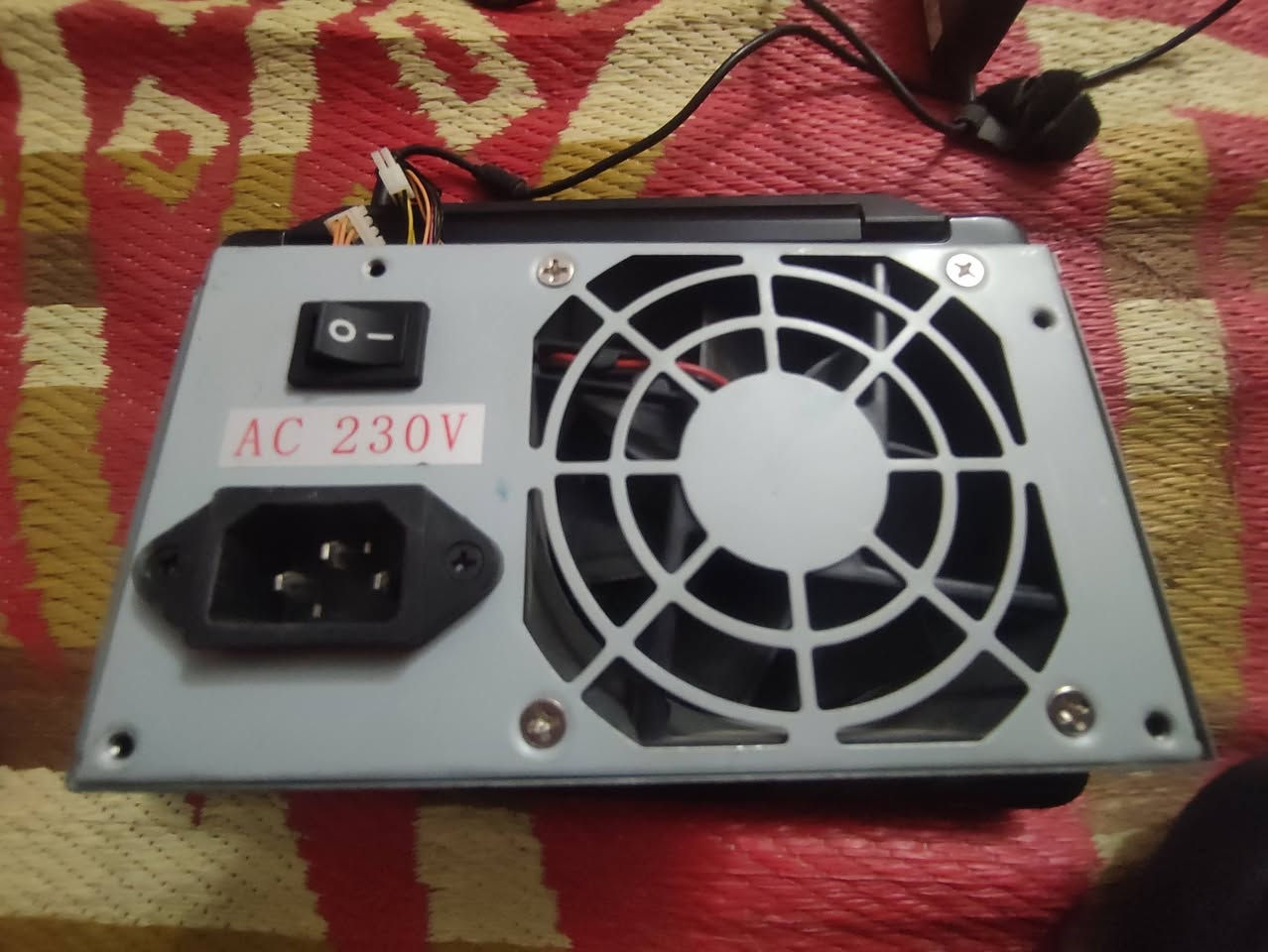 لابتوب المواصفات بصور 
بور سبلاي 400W
هارد HDD 160G 
مراوح 2 
مذر بورد ASROCK H61M-VS3 ما اعرف المعالج مالها شنو 
مذر بورد ZX-I945LM 
مذر برود FCGIGABYTE SP معالج Intel(R) Celeron(R) D CPU 3.06GHz 3.07 GHz
4 رام ddr3 4g
مراوس بكومبو مذربورد شعدك نزل


**إذا كنت صاحب هذا الإعلان وتريد حذفه لأي سبب، رجاءا أرسل رسالة إلى الدعم الفني**